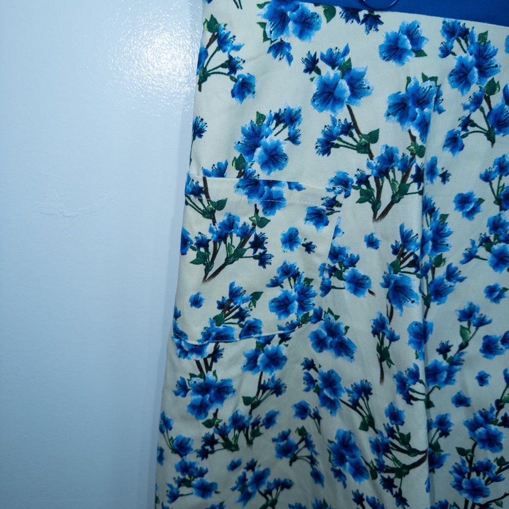 Lindy Bop Blue Blossom Floral Lorraine Tea Midi Dress Medium NWT - Picture 4 of 7